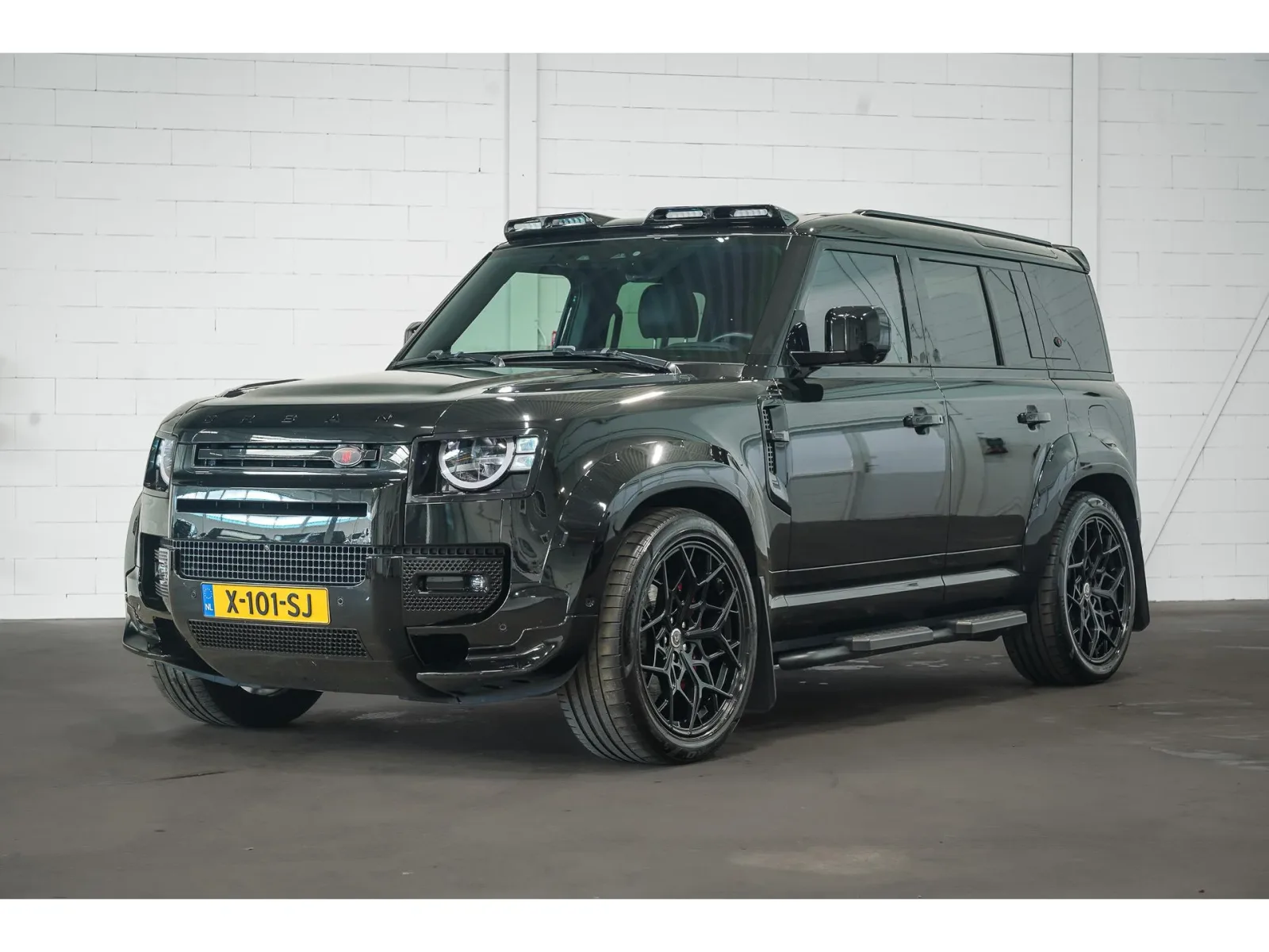 Land Rover Defender (2023) — foto 1