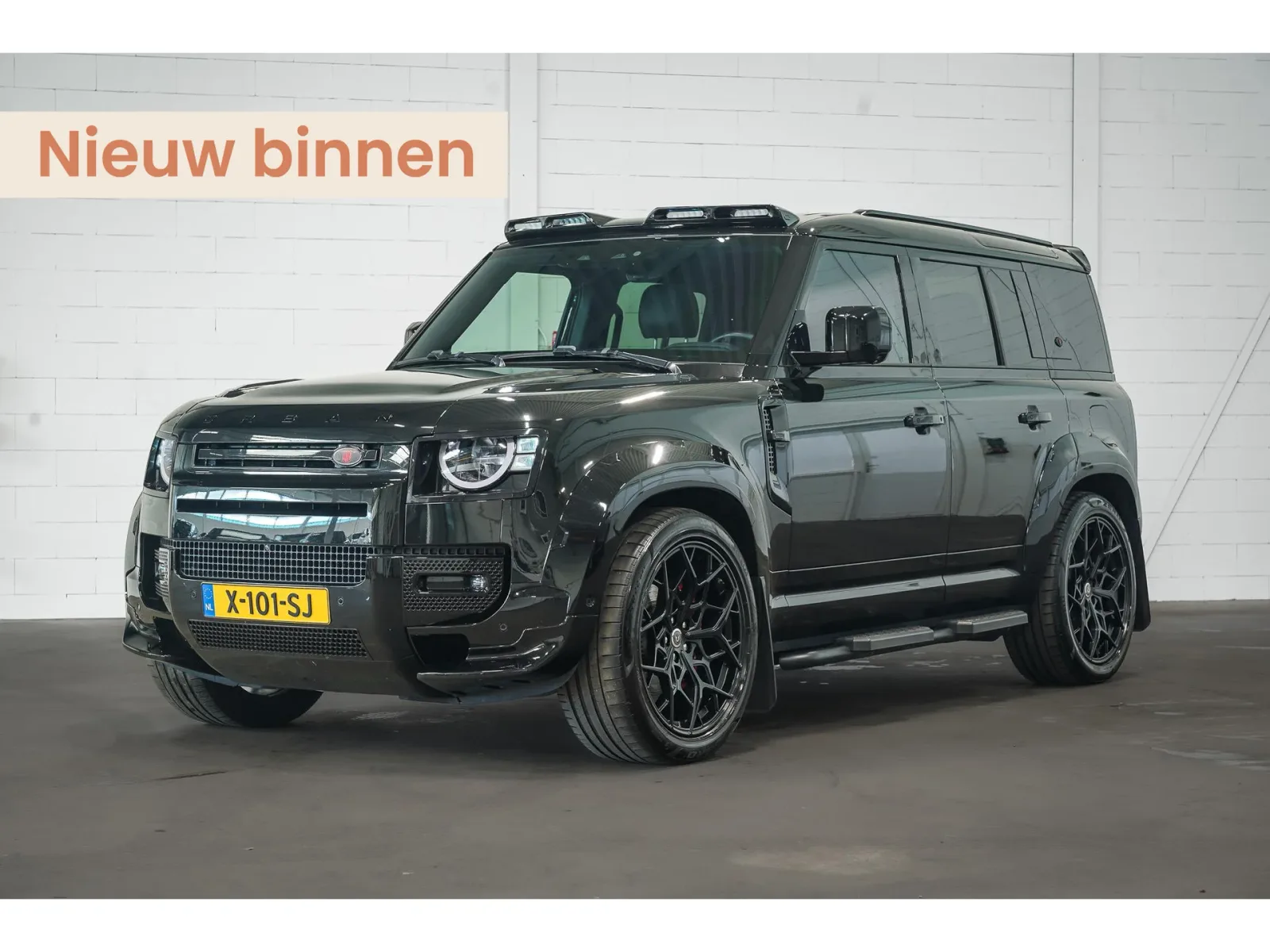 Land Rover Defender (2023) — foto 1