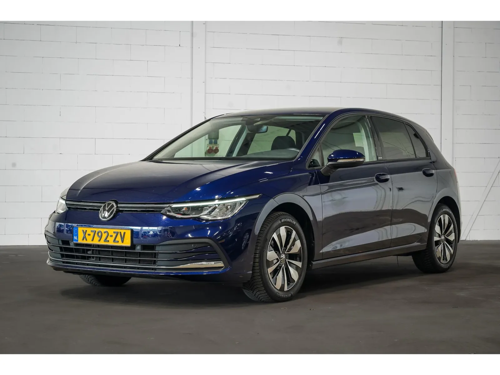 Volkswagen Golf (2023) — foto 1