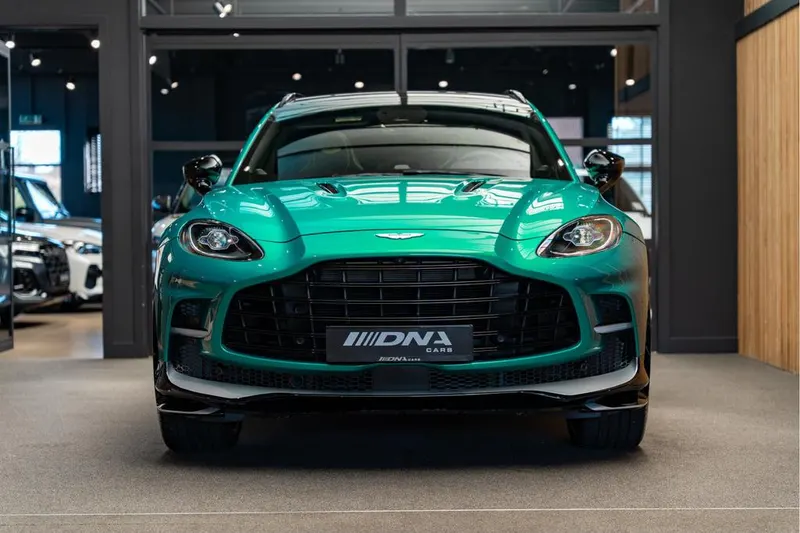 Aston Martin DBX (2025)