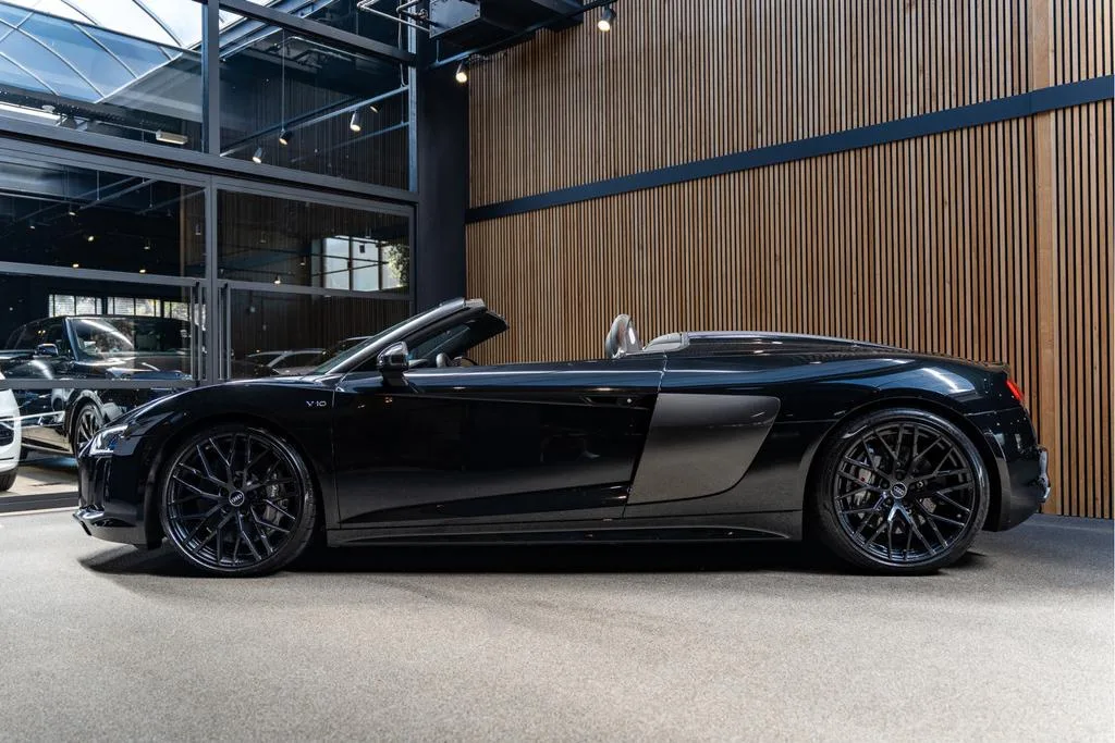 Audi R8 (2017) — foto 1