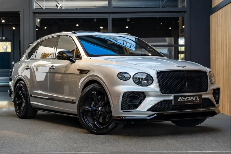 Bentley Bentayga (2023)