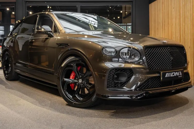 Bentley Bentayga (2023)
