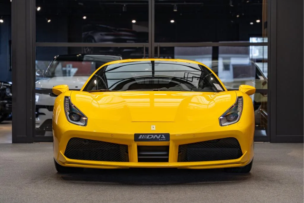 Ferrari 488 (2018) — foto 1