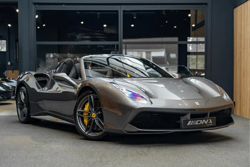 Ferrari 488 (2016)