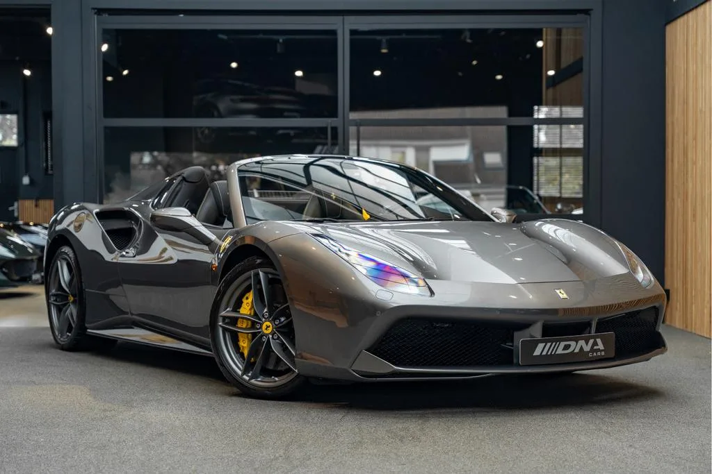 Ferrari 488 (2016) — foto 1