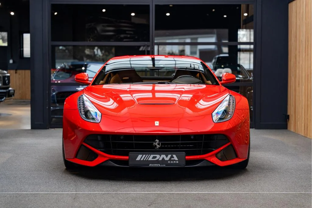 Ferrari F12berlinetta (2015) — foto 1