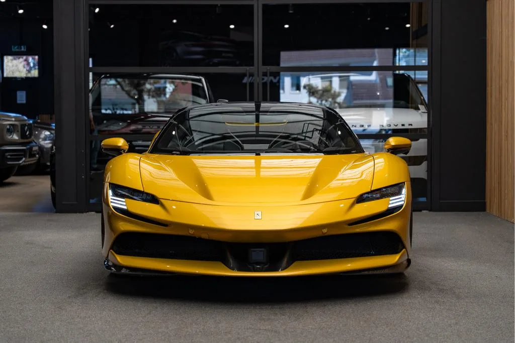 Ferrari SF90 Spider (2023) — foto 1