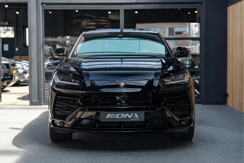 Lamborghini Urus (2020) — foto 1