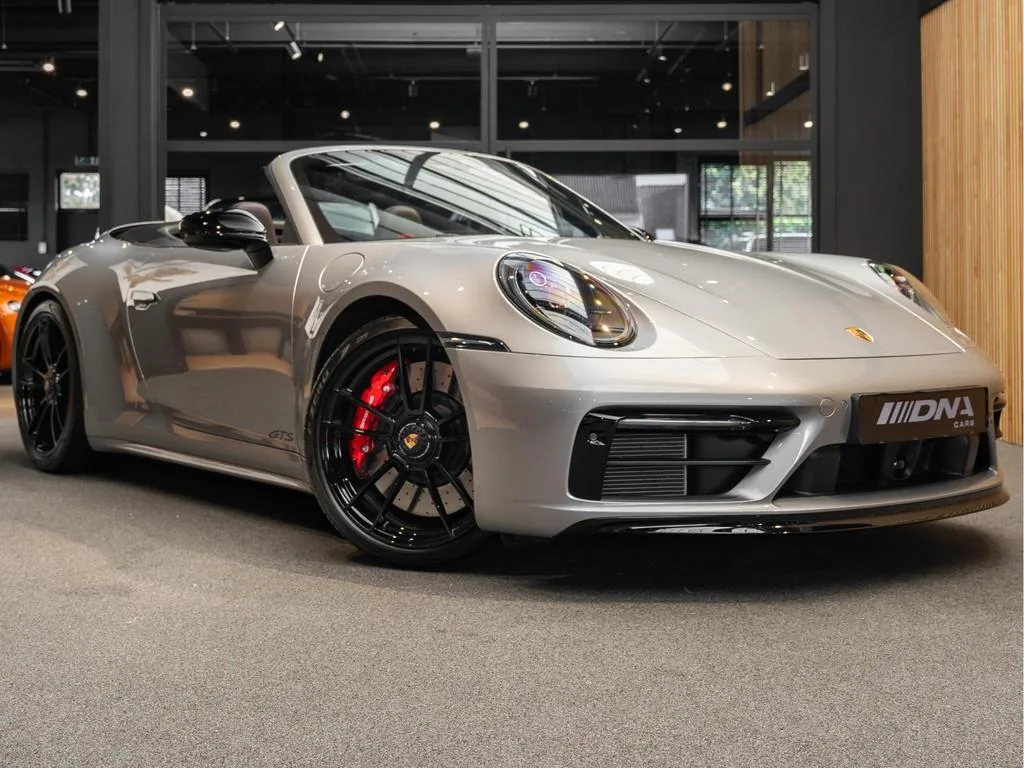 Porsche 911 (2022) — foto 1