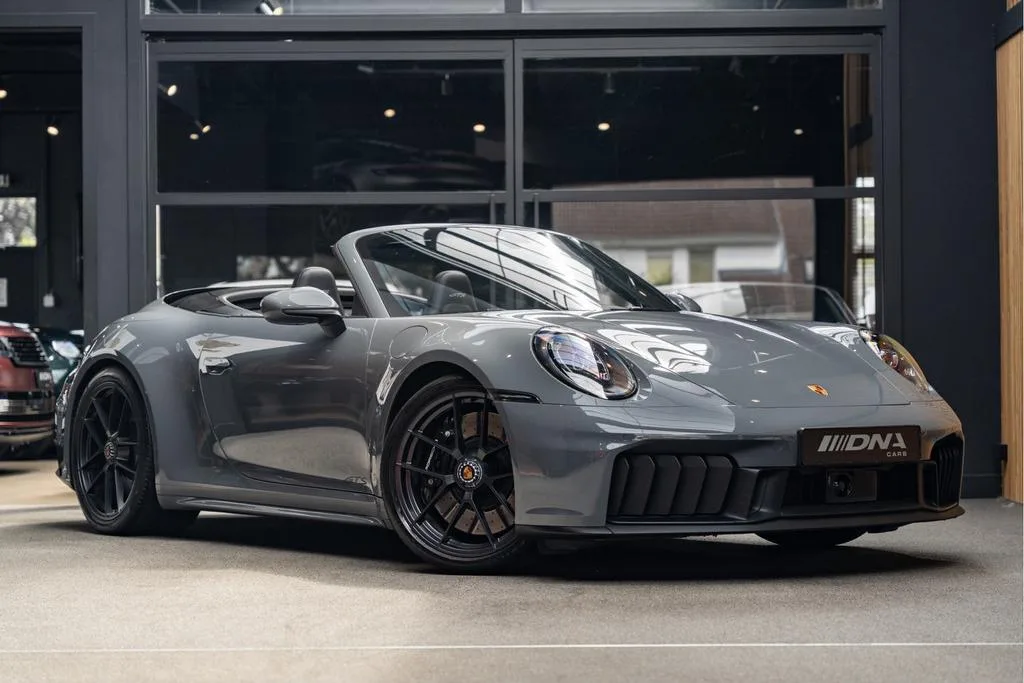 Porsche 911 (2024) — foto 1