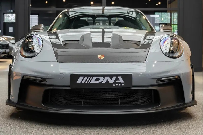 Porsche 911 (2025)