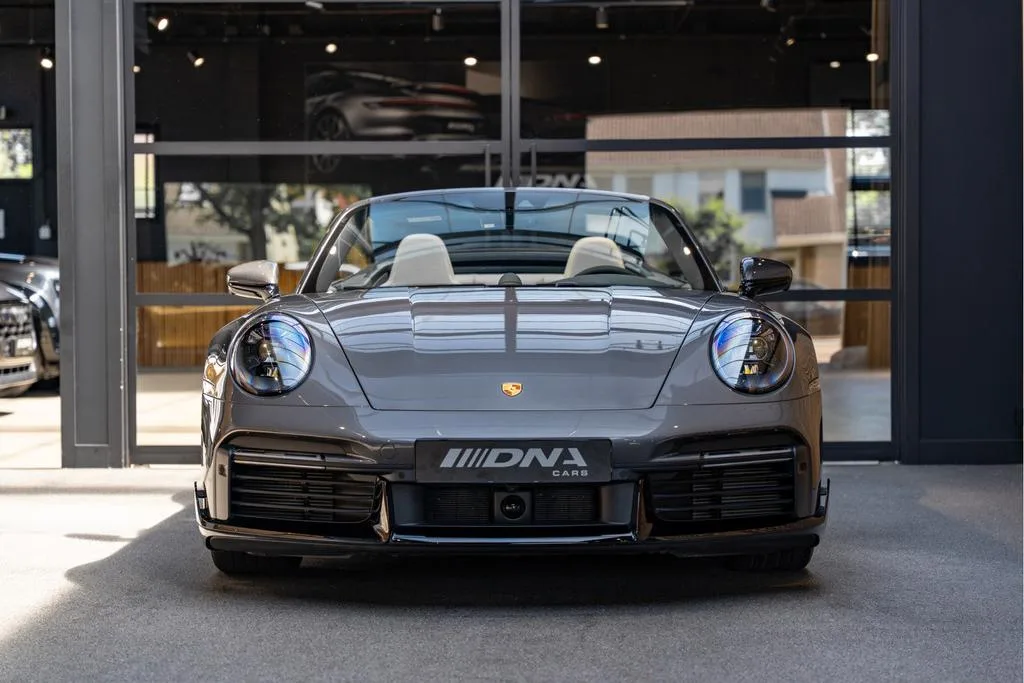 Porsche 911 (2023) — foto 1
