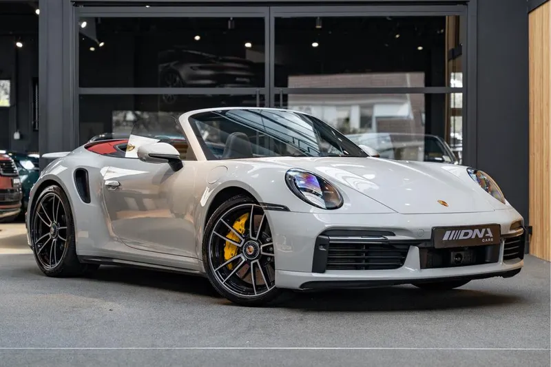 Porsche 911 (2021)