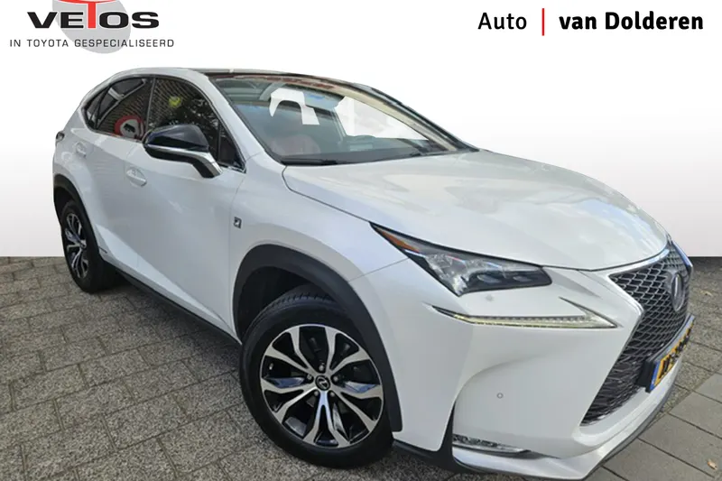 Lexus NX (2016)