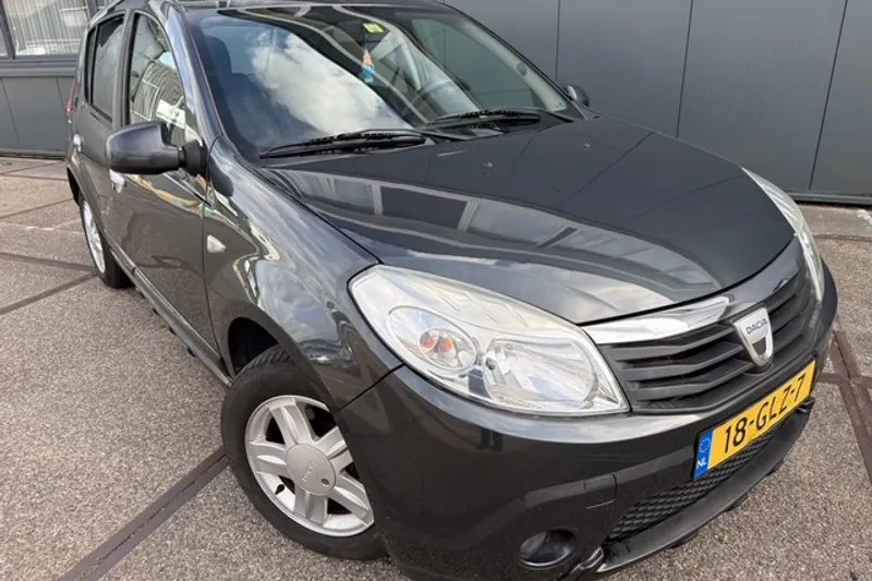 Dacia Sandero (2008)