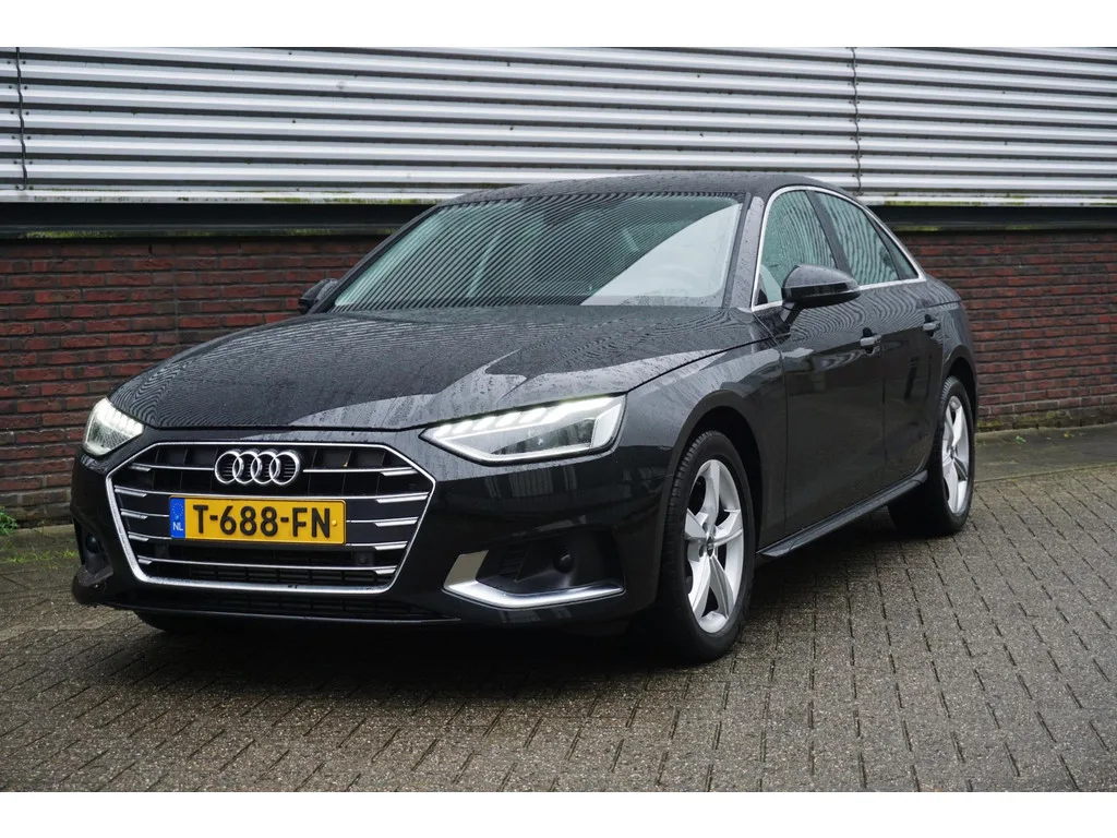 Audi A4 (2023) — foto 1