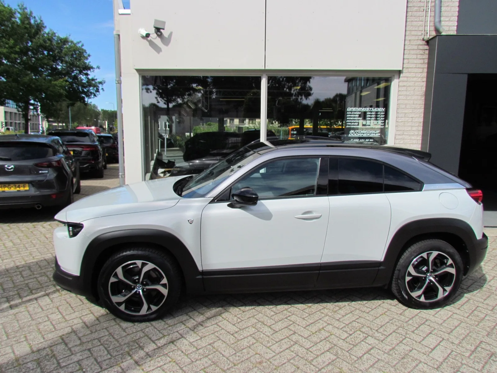 Mazda MX-30 (2023) — foto 1