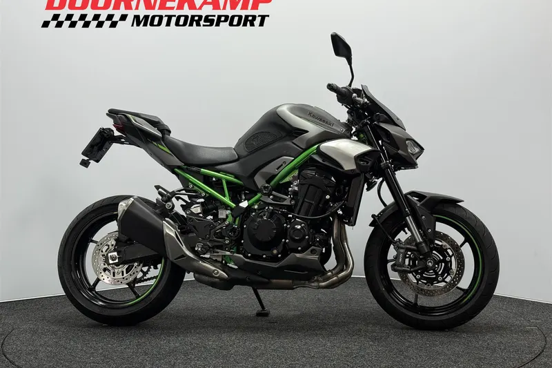 Kawasaki Z900 (2025)