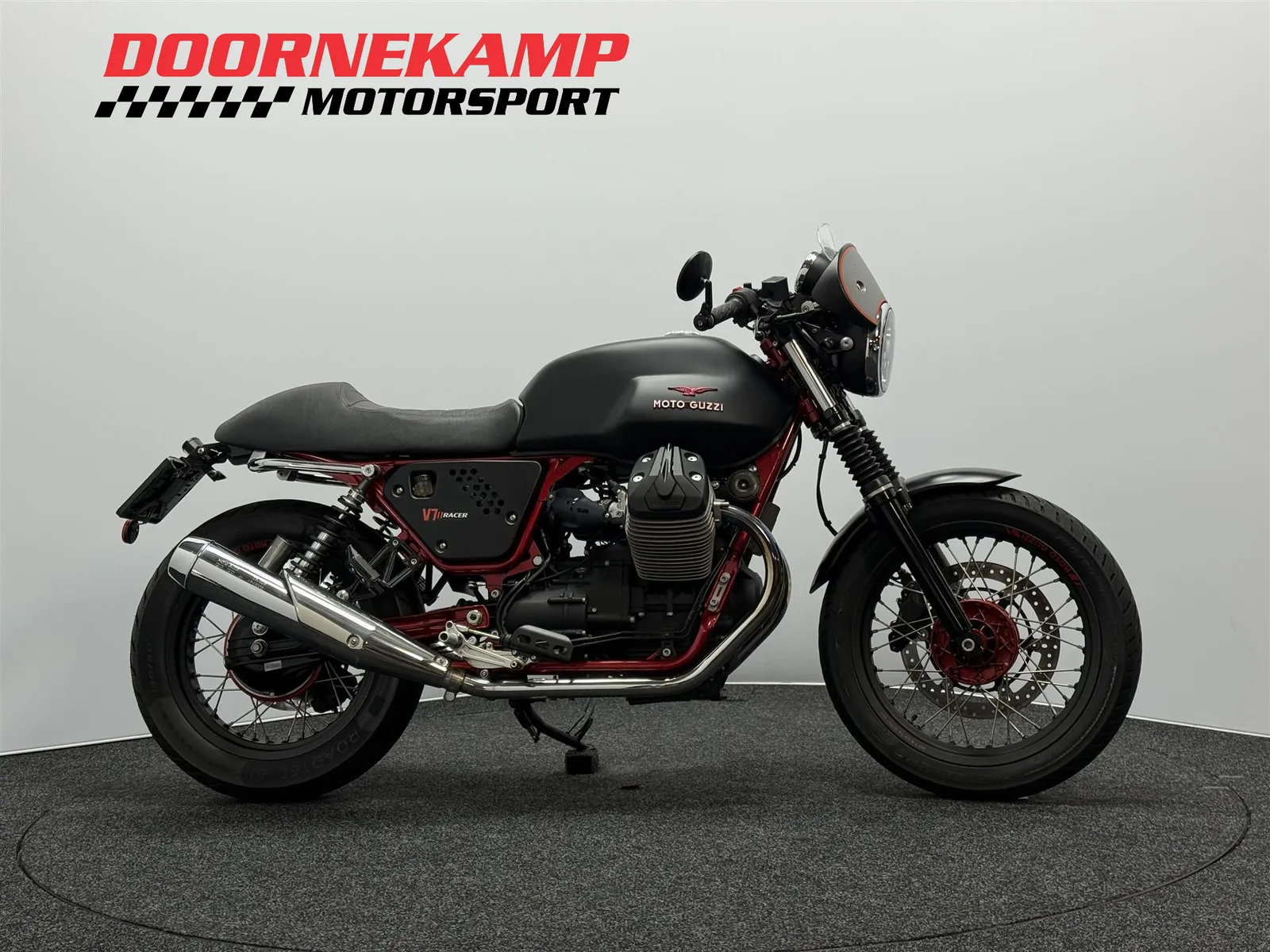 Moto Guzzi V7 II Racer (2019) — foto 1