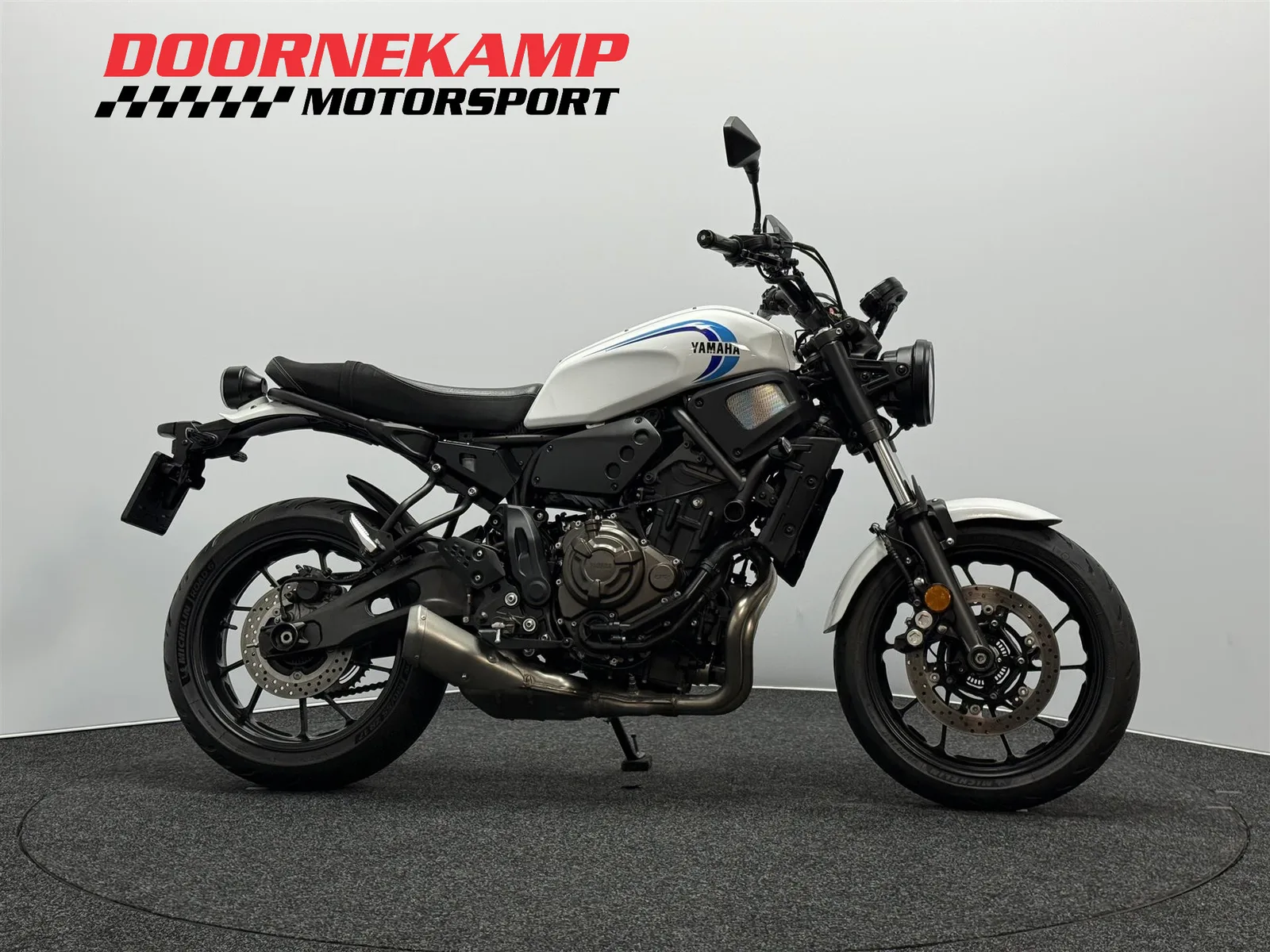 Yamaha XSR700 (2024) — foto 1