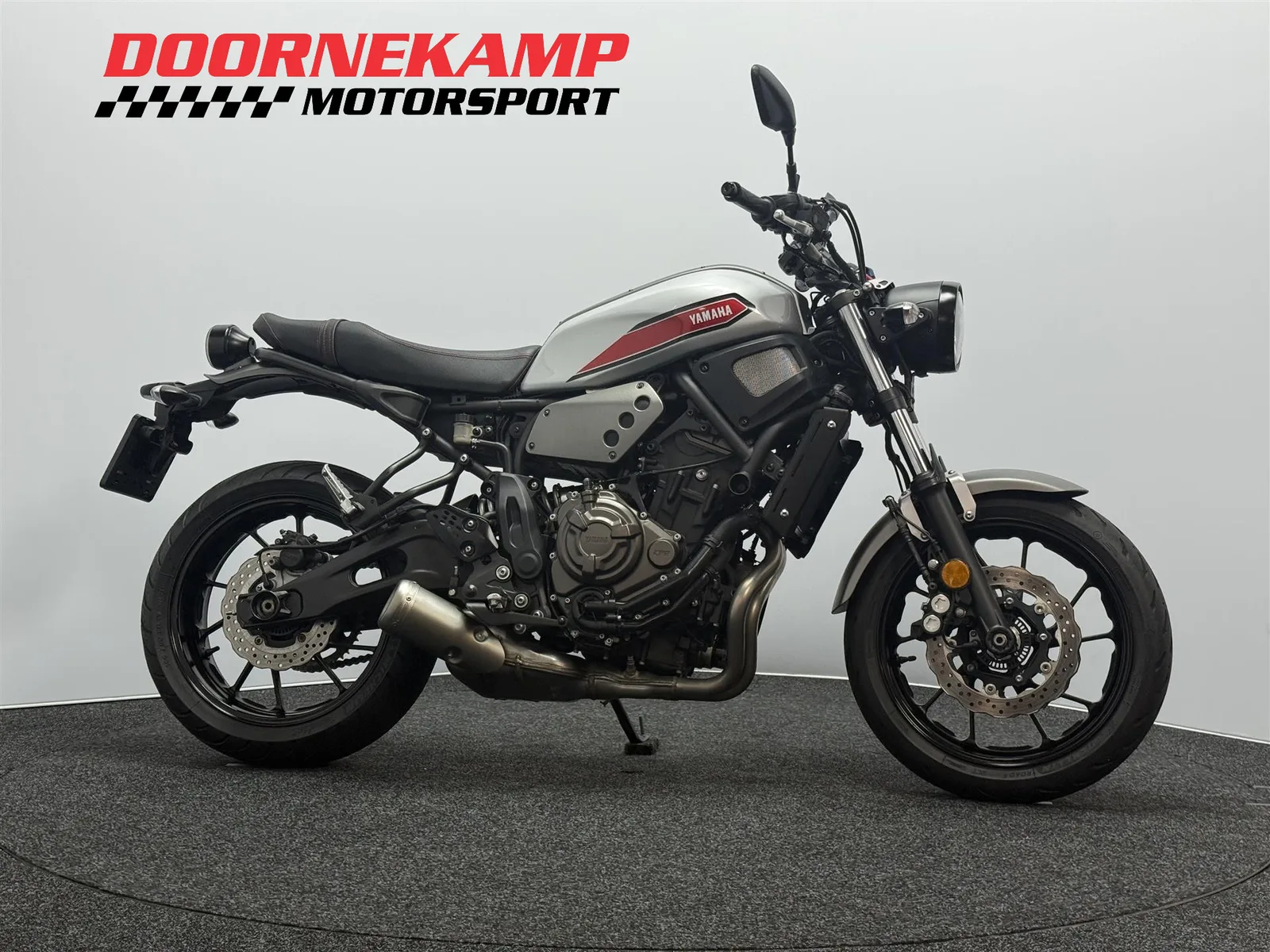 Yamaha XSR700 (2019) — foto 1