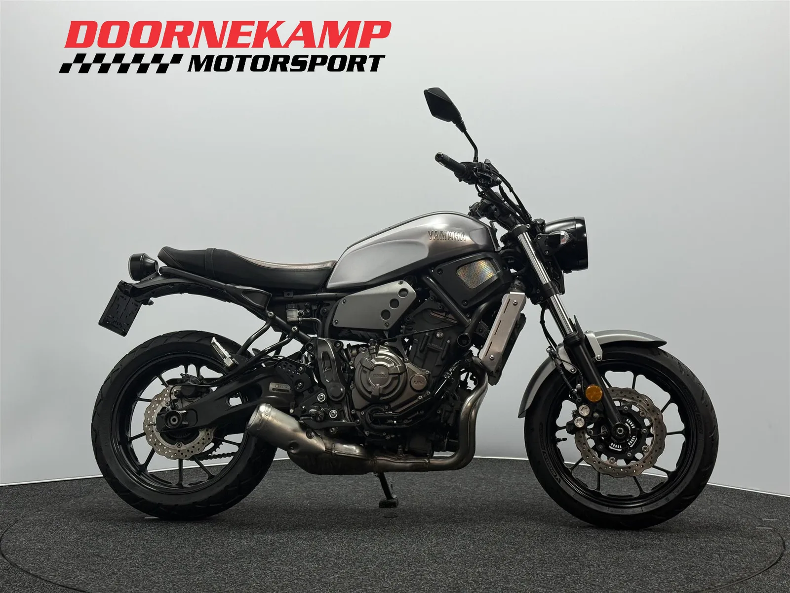 Yamaha XSR700 (2016) — foto 1