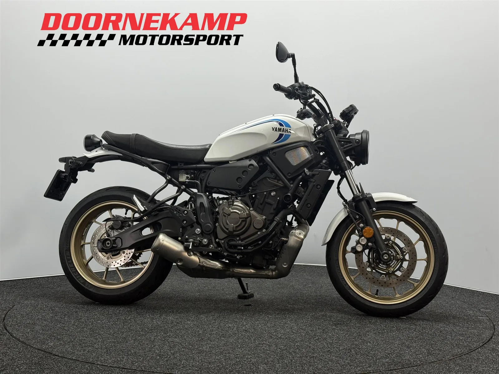 Yamaha XSR700 Legacy (2023) — foto 1