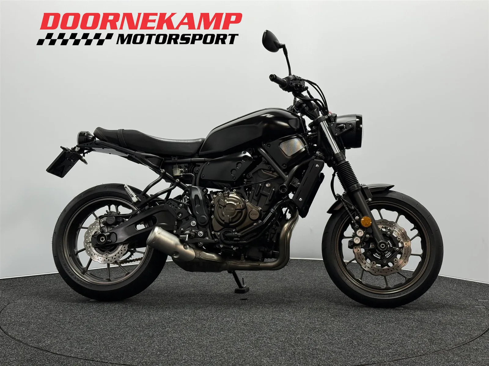 Yamaha XSR700 (2017) — foto 1