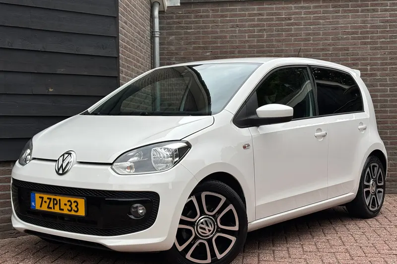 Volkswagen Up! (2015)