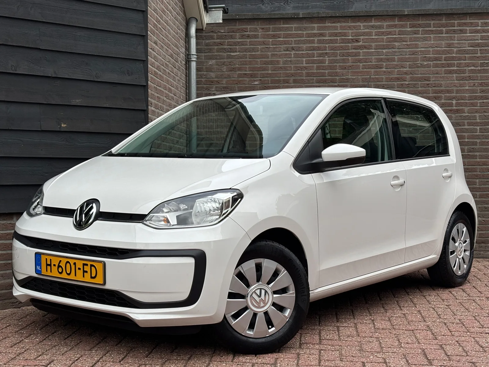 Volkswagen Up! (2020) — foto 1