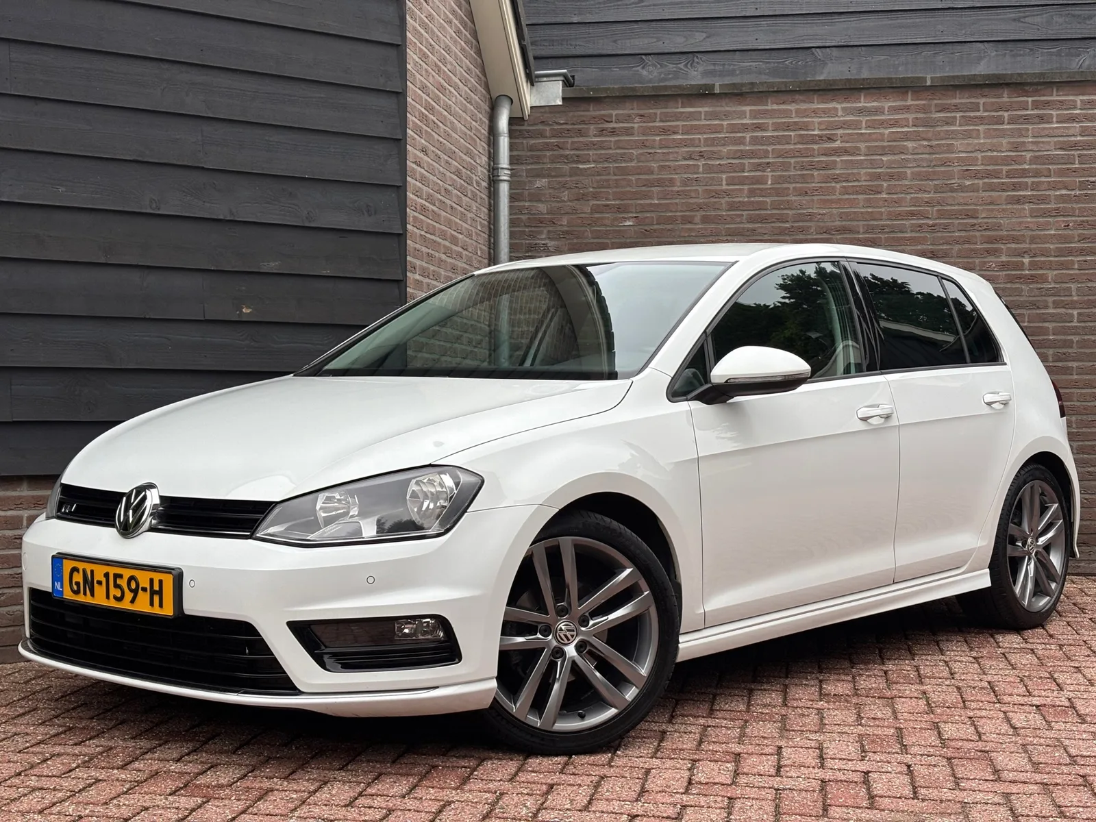 Volkswagen Golf (2015) — foto 1