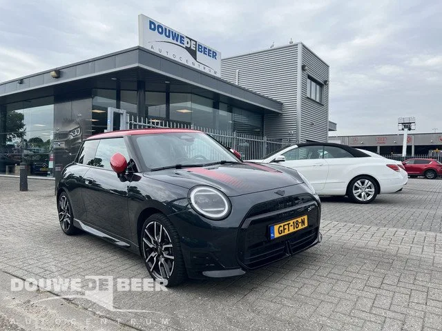 MINI John Cooper Works (2024) — foto 1
