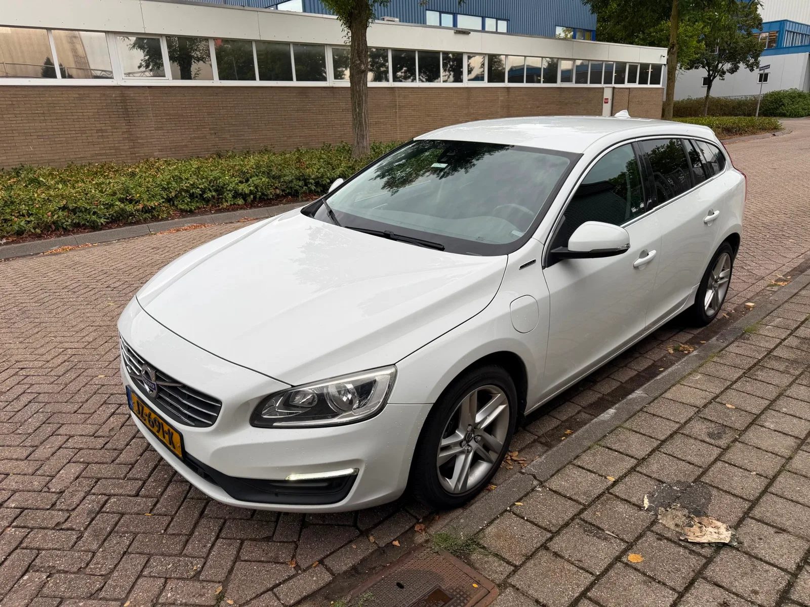 Volvo V60 (2016) — foto 1