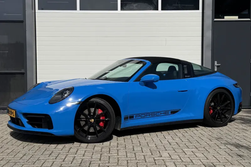 Porsche 911 (2023)