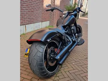 Harley-Davidson Softail Slim S (2016) — foto 1