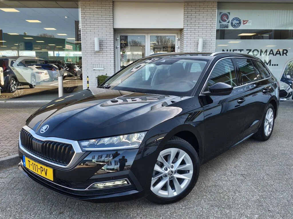 Škoda Octavia (2023) — foto 1