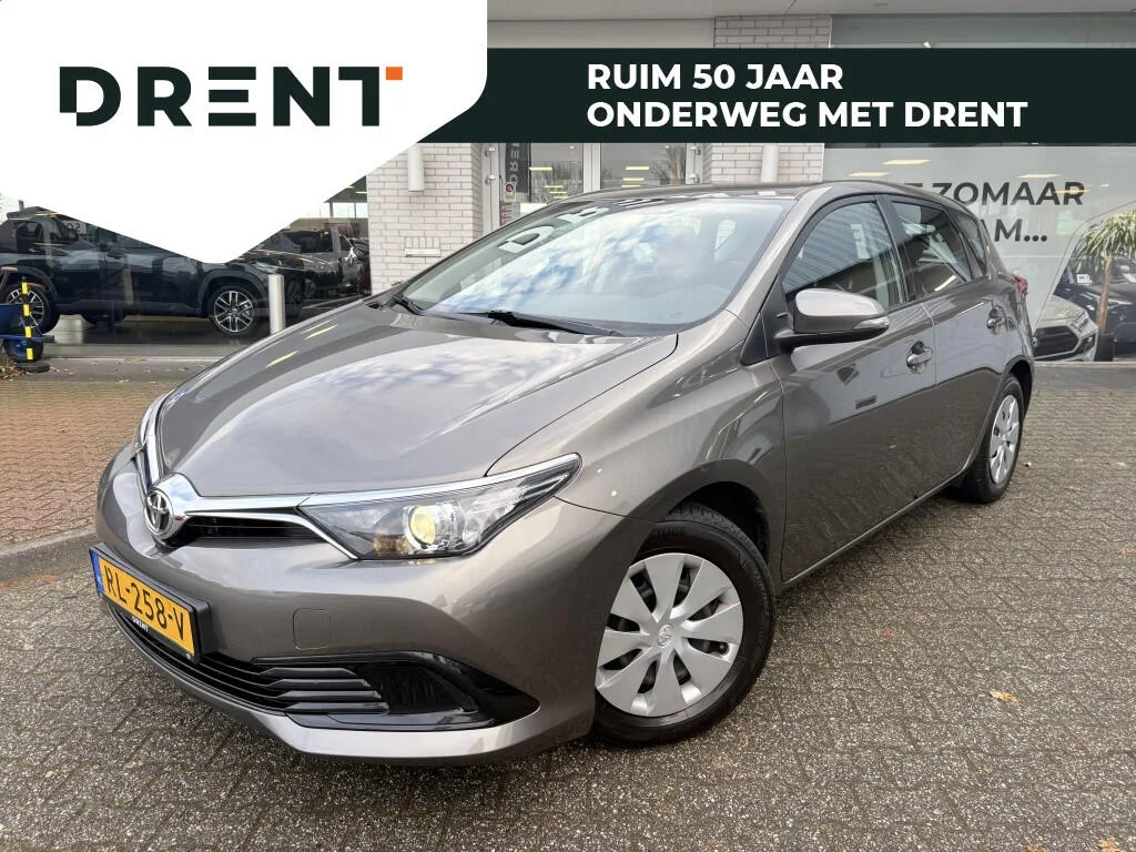 Toyota Auris (2017) — foto 1