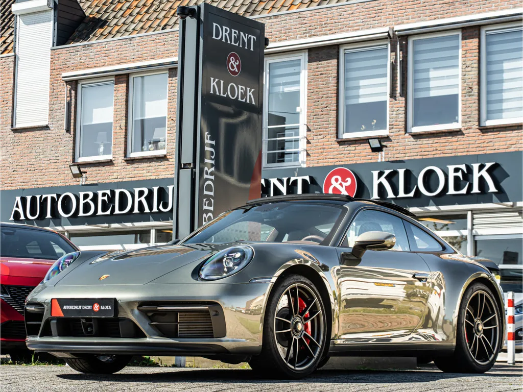 Porsche 911 (2023) — foto 1