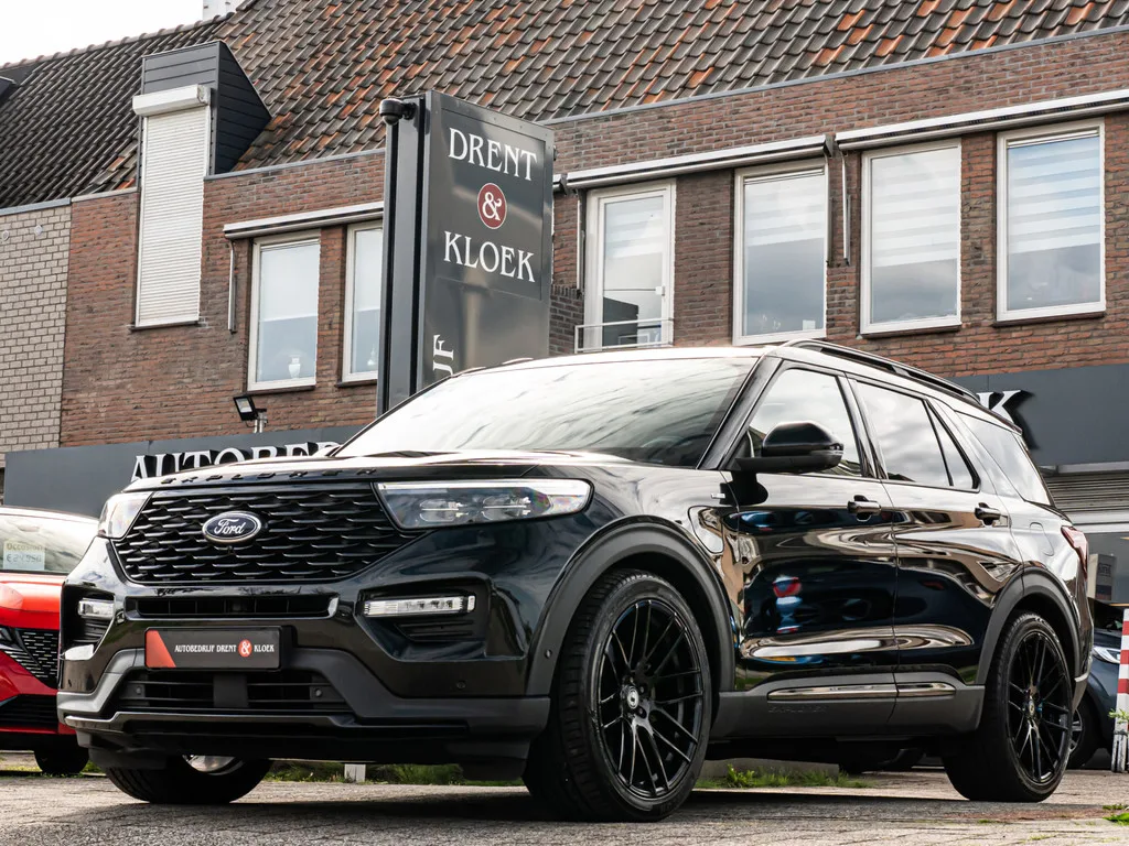 Ford Explorer (2021) — foto 1