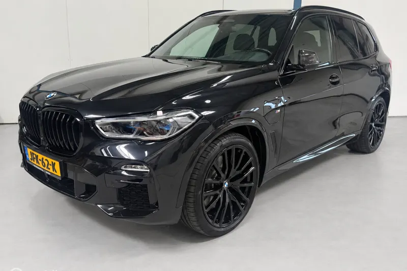 BMW X5 (2021)