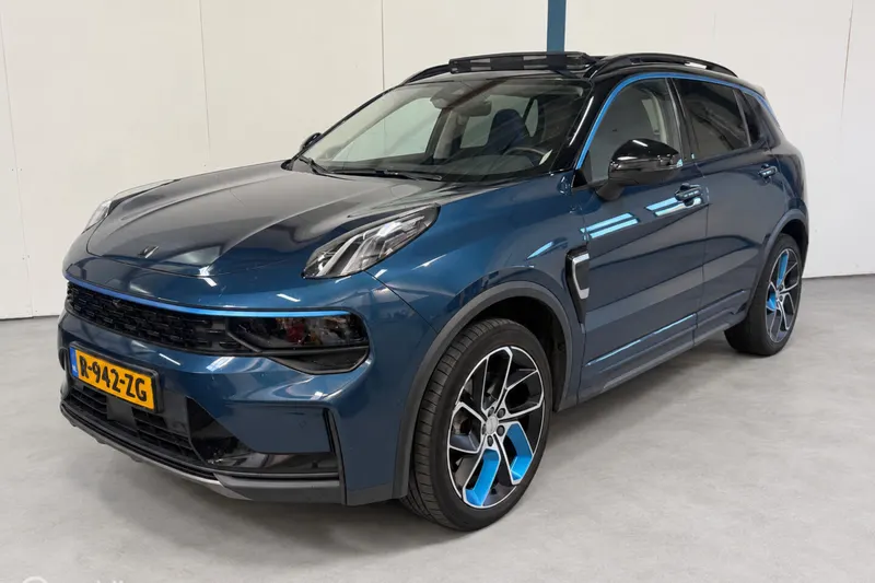 Lynk & Co 01 (2023)