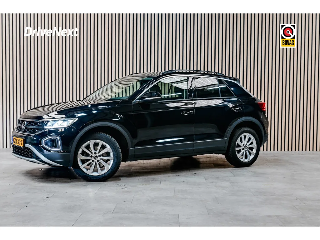 Volkswagen T-Roc (2023) — foto 1