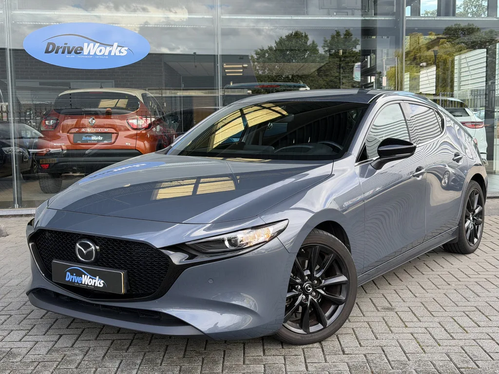 Mazda 3 (2023) — foto 1