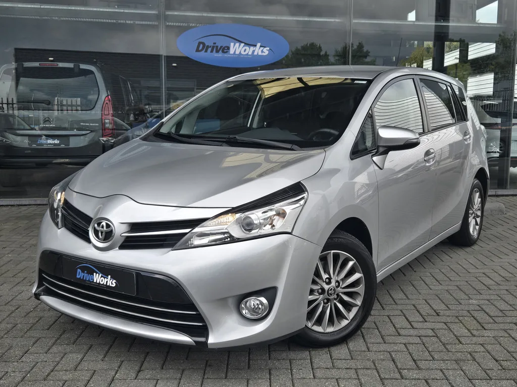 Toyota Verso (2016) — foto 1