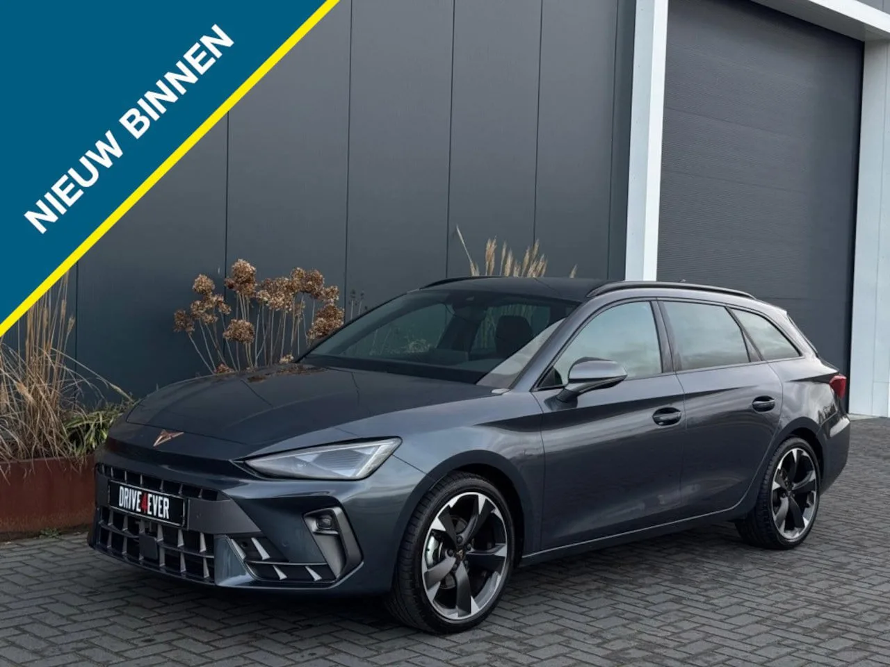 CUPRA Leon Sportstourer (2025) — foto 1