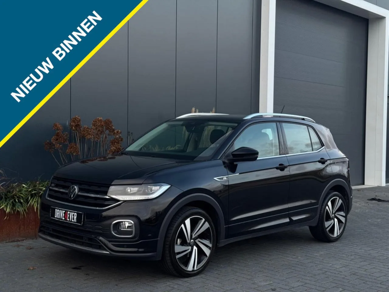 Volkswagen T-Cross (2023) — foto 1