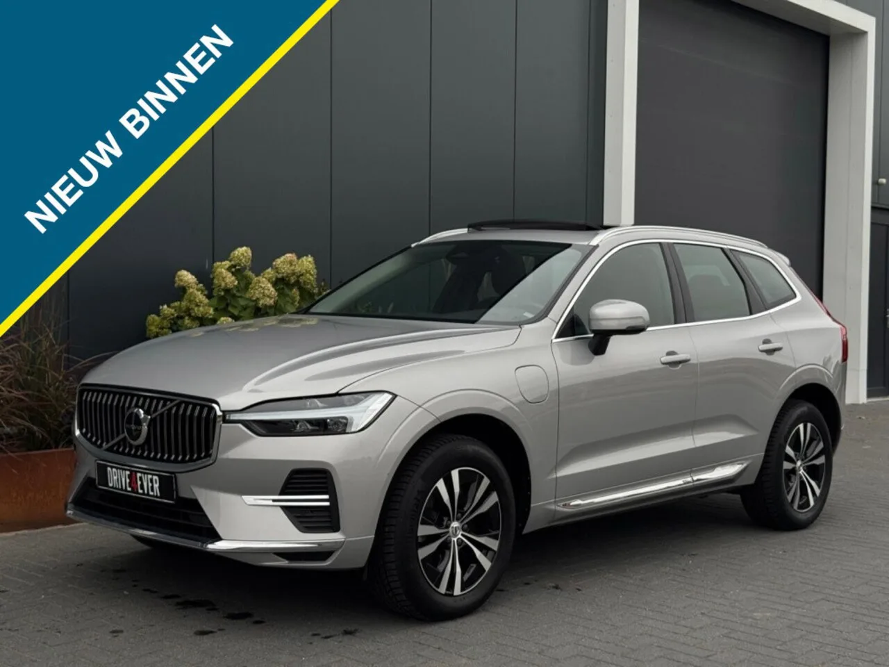 Volvo XC60 (2022) — foto 1