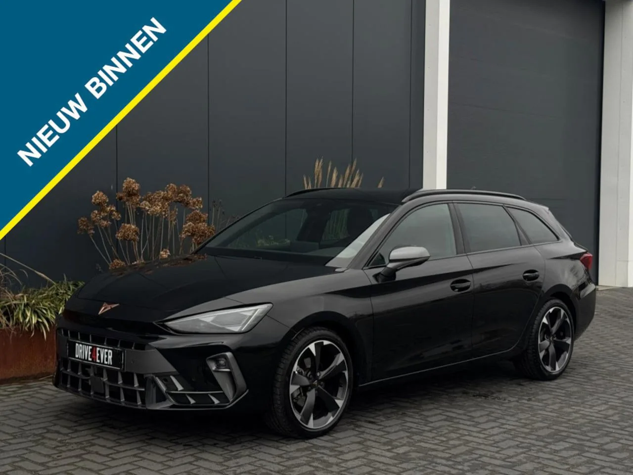 CUPRA Leon Sportstourer (2025) — foto 1