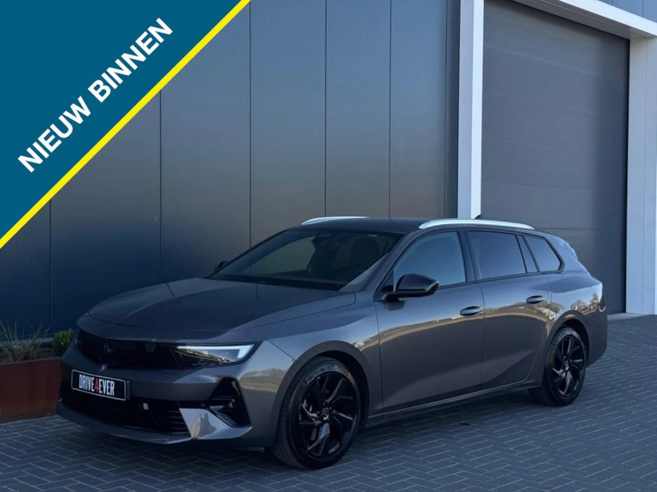 Opel Astra (2024) — foto 1